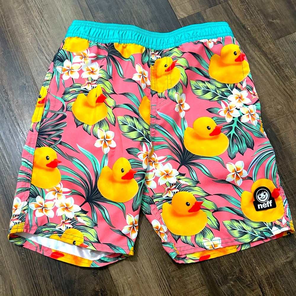 Neff Tropical Duck Patterned Shorts with swim lining youth size small